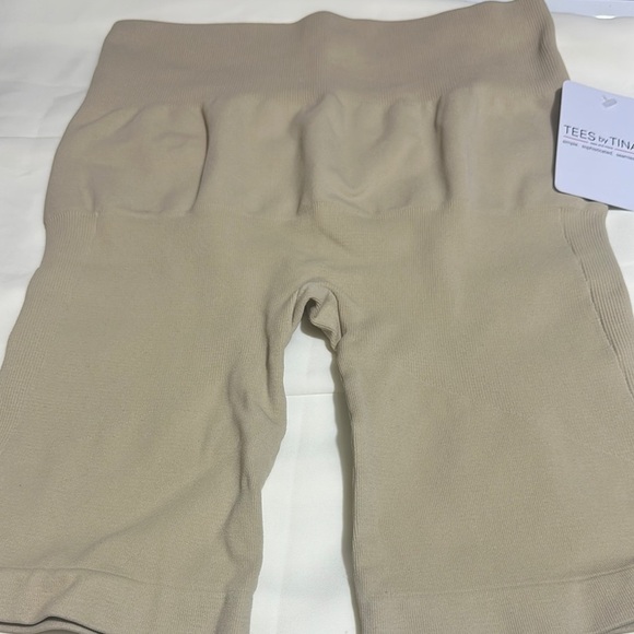 Tees by Tina Tan Bike Shorts with Seamless Waistband - Picture 1 of 8